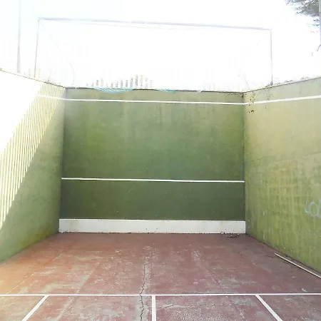 Apartsalou Lea *